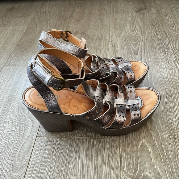 Born Metallic Heeled Sandal - Women's Size 9 - Picture 5 of 9